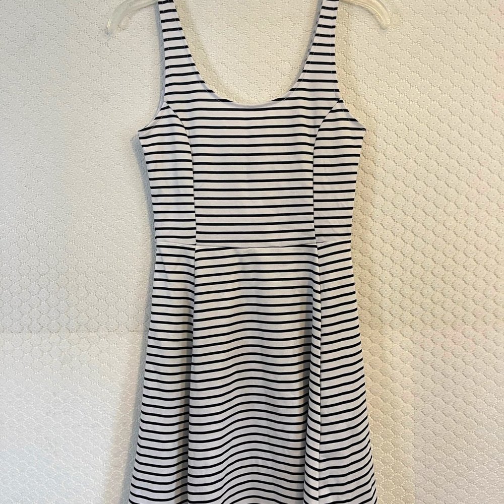 NWT H & M Dividend Blue & White Stripe Sleeveless Sundress Size 6